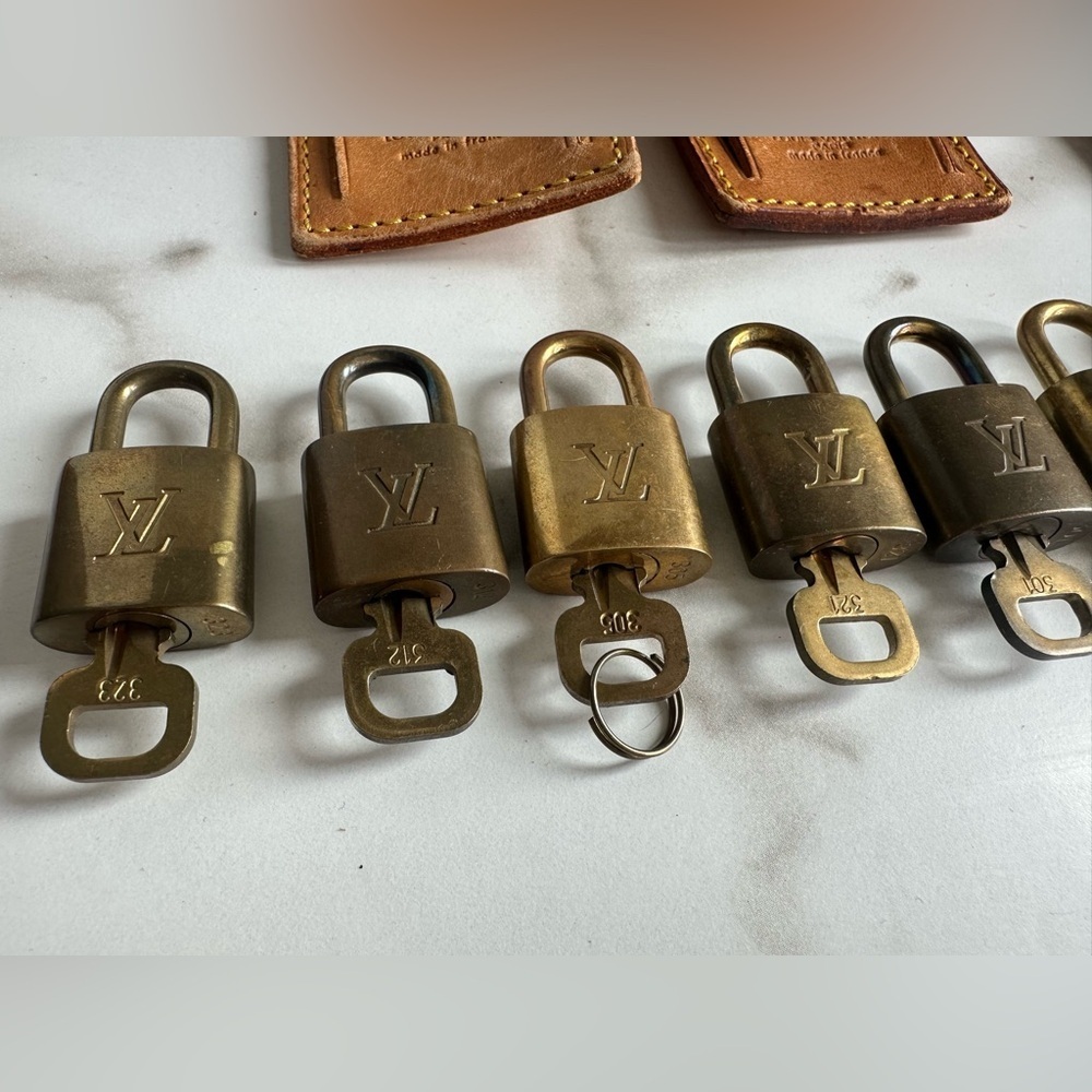 Authentic Bundle Louis Vuitton Key Bundle Set Of … - image 5